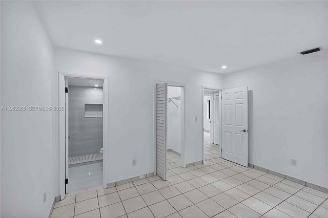 524 NE 160th Ter, Miami, FL 33162