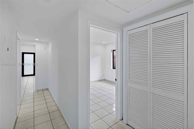 524 NE 160th Ter, Miami, FL 33162