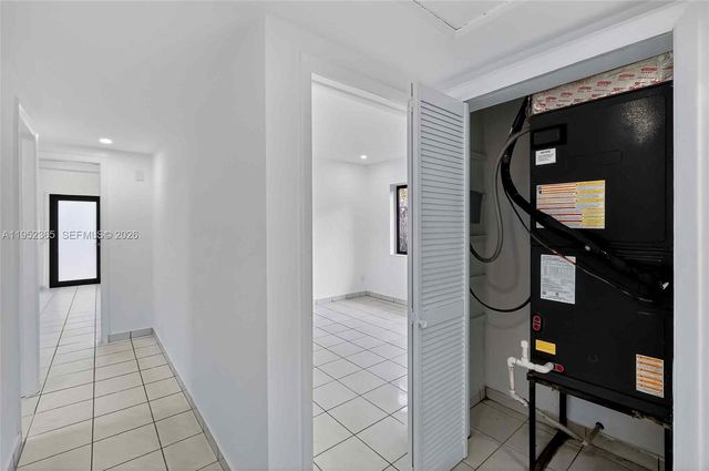 524 NE 160th Ter, Miami, FL 33162