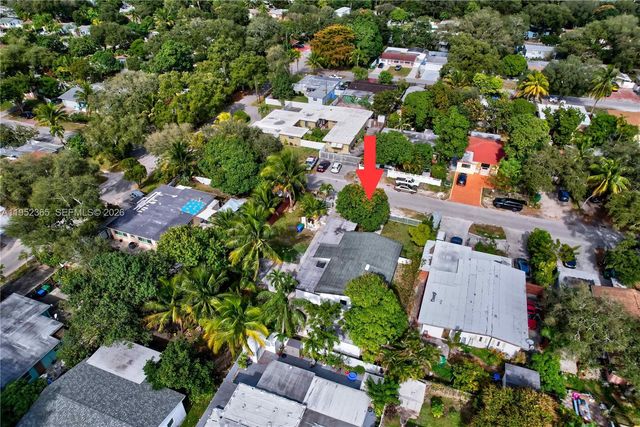 524 NE 160th Ter, Miami, FL 33162