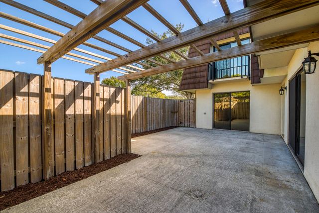 1607 16th Lane, Palm Beach Gardens, FL 33418