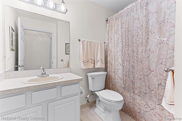 1637 Deepwood Circle, Rochester, MI 48307