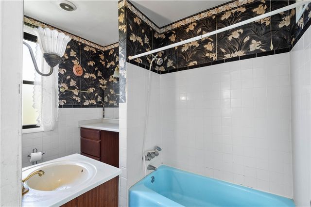 1539 Broadhead St, Lincoln Larimer, PA 15206