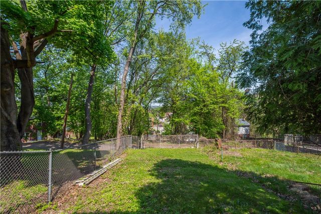 1539 Broadhead St, Lincoln Larimer, PA 15206