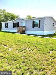 601 VILLAGE DR, Middletown, DE 19709