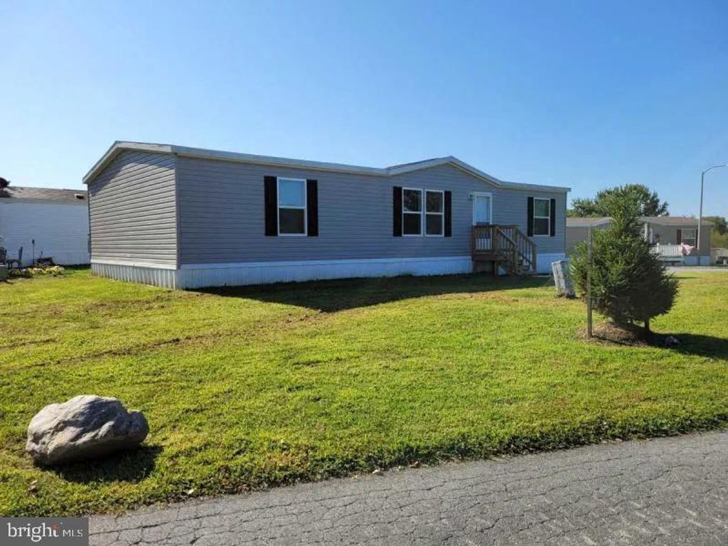 601 VILLAGE DR, Middletown, DE 19709