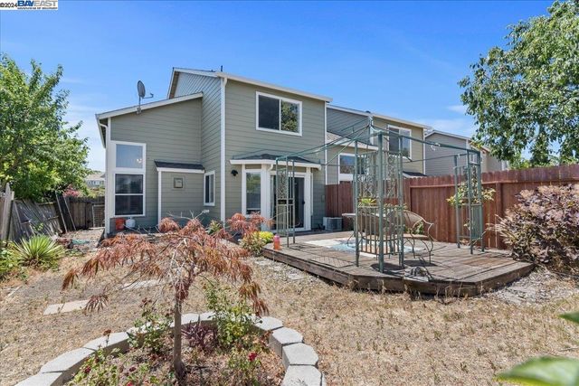 118 Outrigger Dr, Vallejo, CA 94591