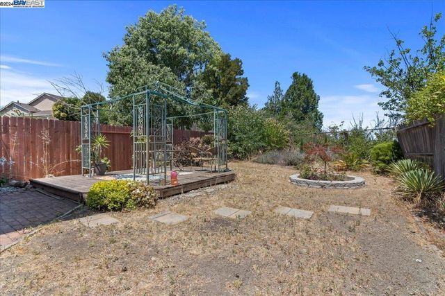118 Outrigger Dr, Vallejo, CA 94591