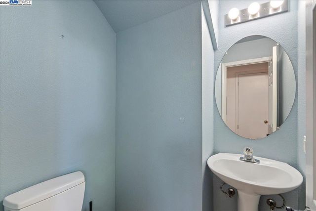 118 Outrigger Dr, Vallejo, CA 94591