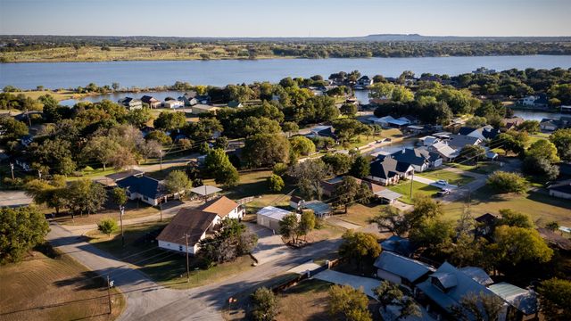 419 Sky Harbour Court, Granbury, TX 76049