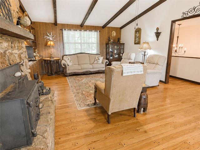 95 Lady Mary Lane, Eureka Springs, AR 72632