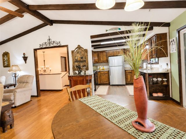 95 Lady Mary Lane, Eureka Springs, AR 72632