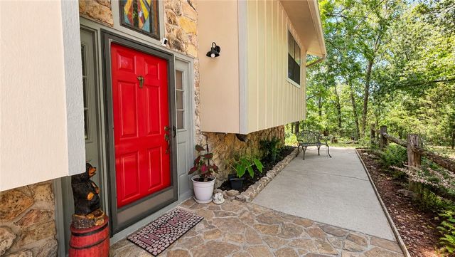 95 Lady Mary Lane, Eureka Springs, AR 72632