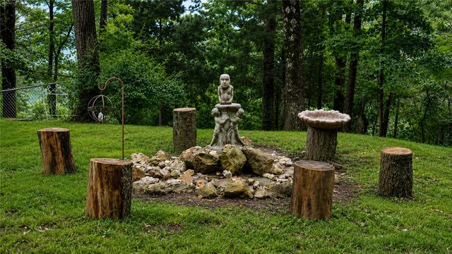 95 Lady Mary Lane, Eureka Springs, AR 72632