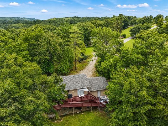 95 Lady Mary Lane, Eureka Springs, AR 72632