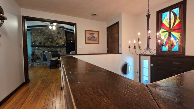 95 Lady Mary Lane, Eureka Springs, AR 72632