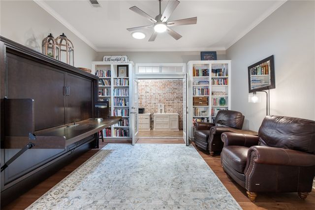 919 Grand Oaks Circle, College Station, TX 77840