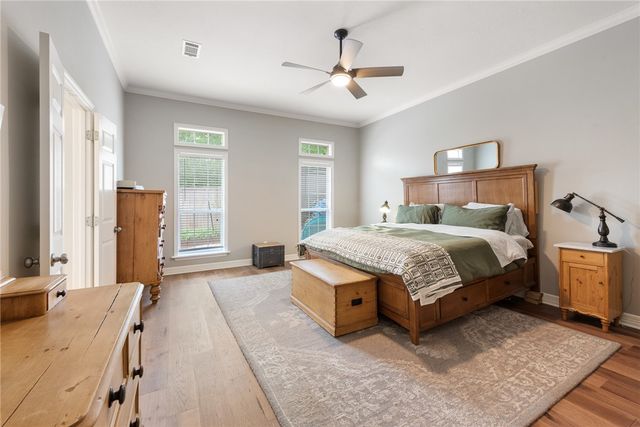 919 Grand Oaks Circle, College Station, TX 77840