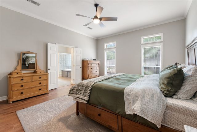 919 Grand Oaks Circle, College Station, TX 77840