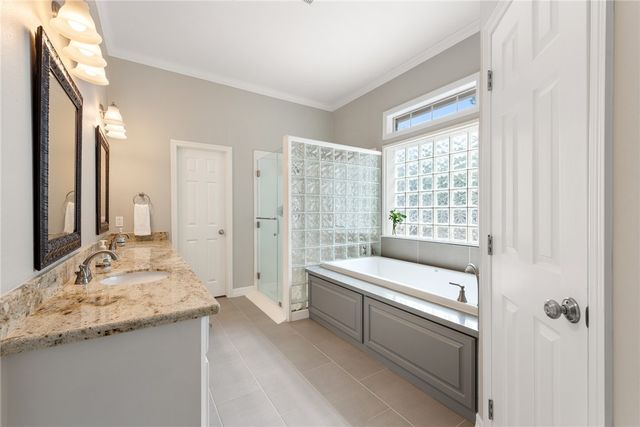919 Grand Oaks Circle, College Station, TX 77840
