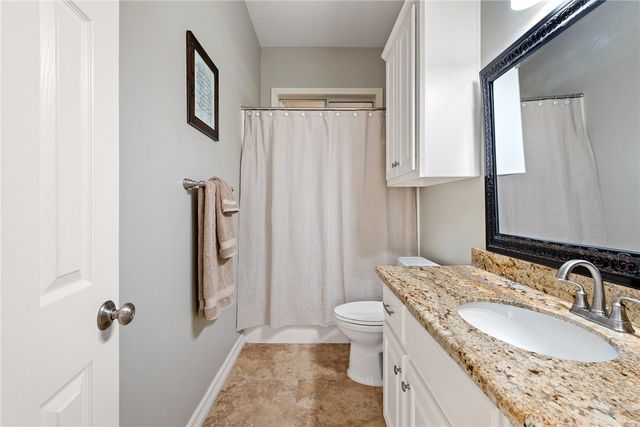 919 Grand Oaks Circle, College Station, TX 77840