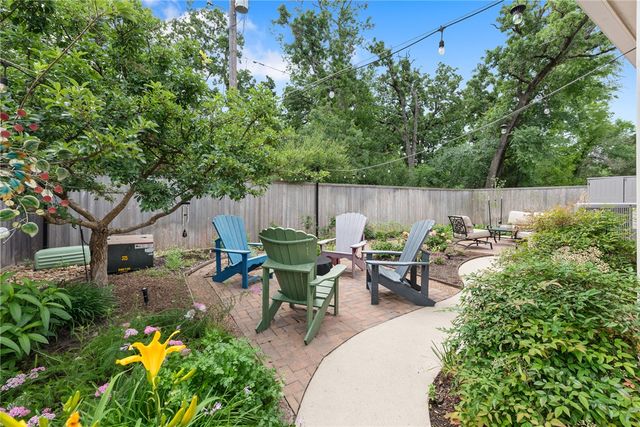 919 Grand Oaks Circle, College Station, TX 77840