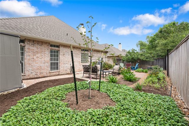 919 Grand Oaks Circle, College Station, TX 77840
