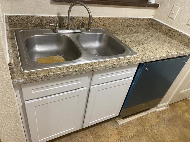 8100 Creekbend Drive 159, Houston, TX 77071