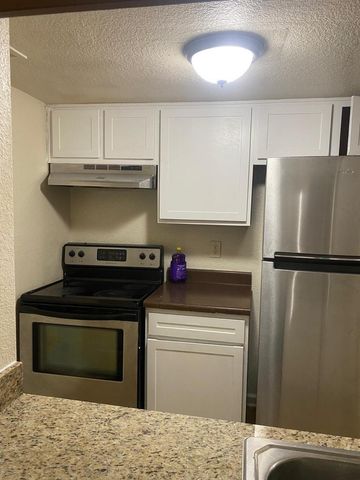 8100 Creekbend Drive 159, Houston, TX 77071