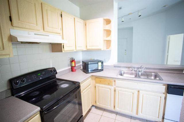 8812 DUNES COURT 305, Kissimmee, FL 34747