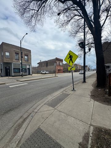 652 N Cicero Avenue, Chicago, IL 60644