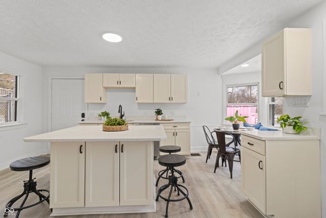 2600 N Raceway Road, Indianapolis, IN 46234