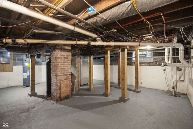 2600 N Raceway Road, Indianapolis, IN 46234