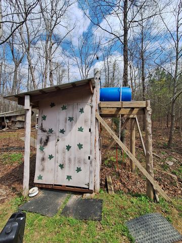 1622 Hill Chapel Rd, Big Sandy, TN 38221