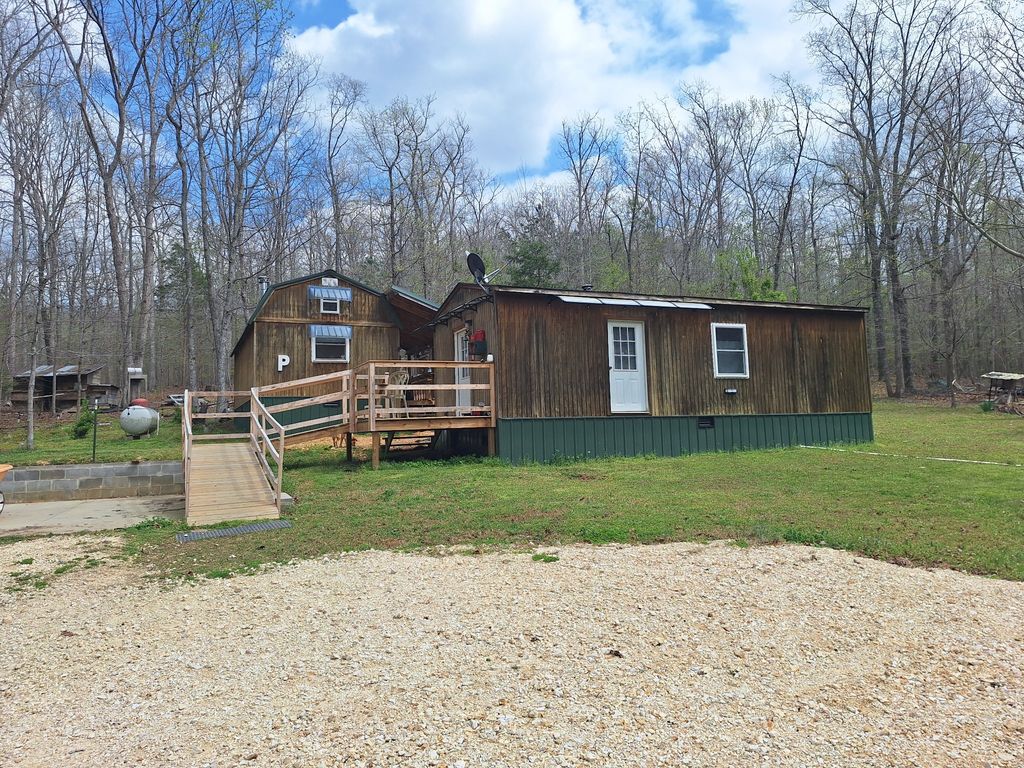 1622 Hill Chapel Rd, Big Sandy, TN 38221