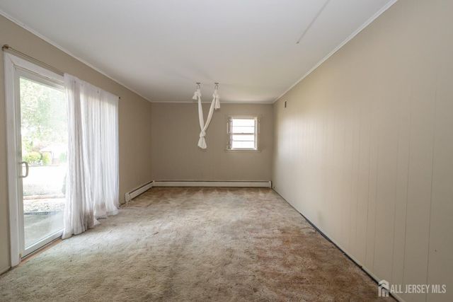52 Embroidery Street, Sayreville, NJ 08872