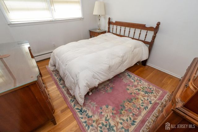 52 Embroidery Street, Sayreville, NJ 08872