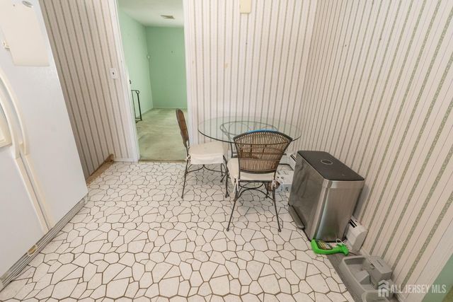 52 Embroidery Street, Sayreville, NJ 08872