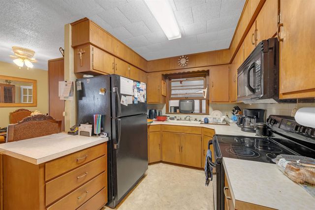 1451 N Belmont St, Wichita, KS 67208