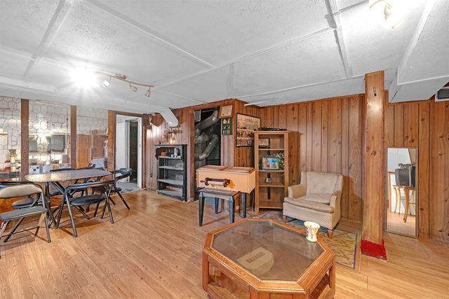 1451 N Belmont St, Wichita, KS 67208