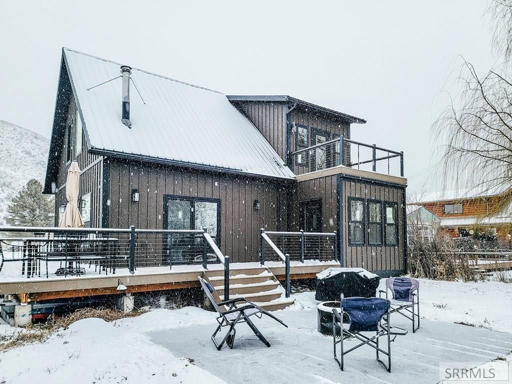 Image 3 of property listing at 231 S Agate Drive, Salmon, ID 83467