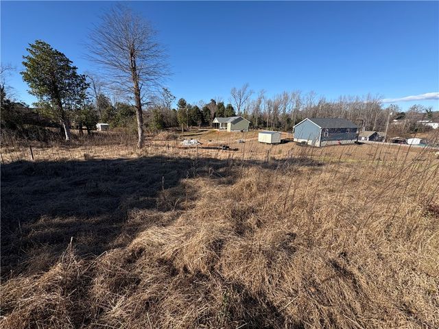 534 E South 5th Street, Seneca, SC 29678
