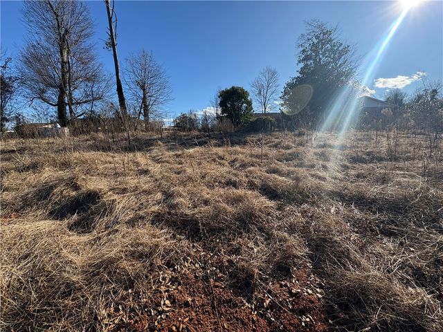 534 E South 5th Street, Seneca, SC 29678