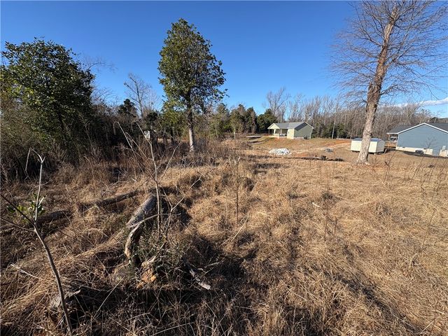 534 E South 5th Street, Seneca, SC 29678