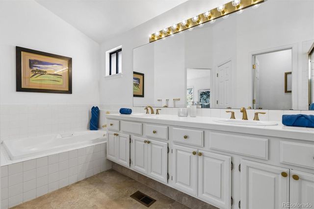 8040 E Dartmouth Avenue 9, Denver, CO 80231