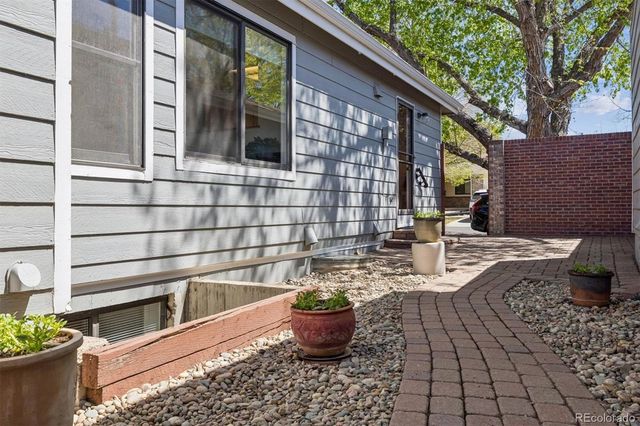 8040 E Dartmouth Avenue 9, Denver, CO 80231