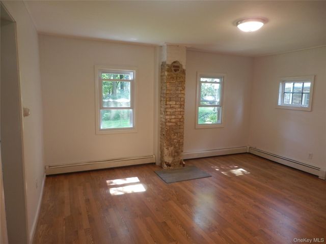28 Strawtown Road, West Nyack, NY 10994