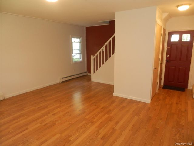 28 Strawtown Road, West Nyack, NY 10994