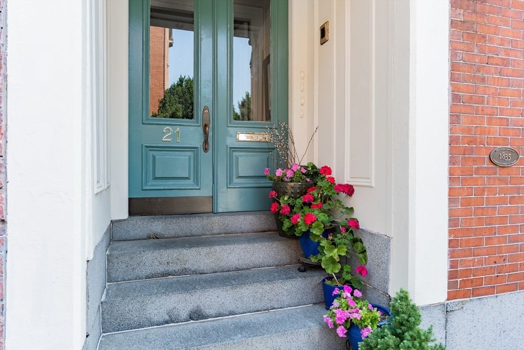 21 Harvard St 4, Boston, MA 02129