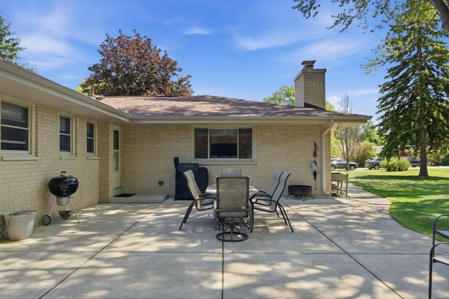 4455 N 143rd STREET, Brookfield, WI 53005